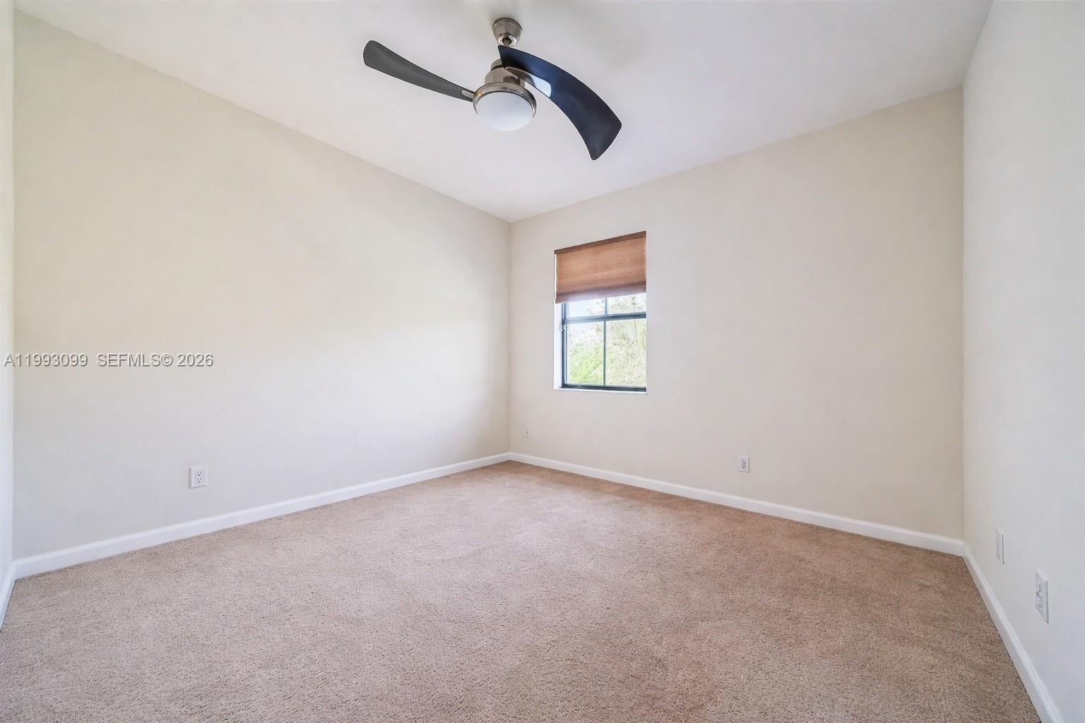 BAYWINDS OF FLORES - Residential