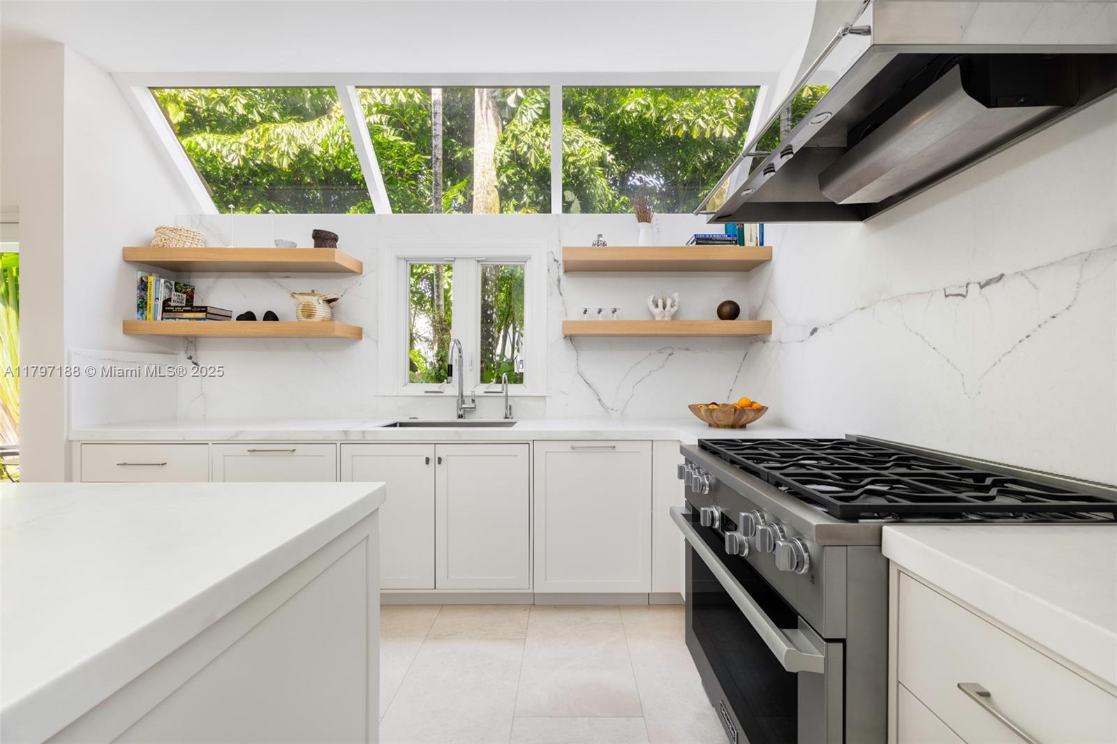 YE LITTLE WOODS 1ST ADDN - Residential