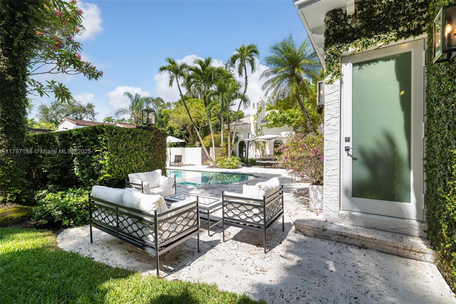 YE LITTLE WOODS 1ST ADDN - Residential