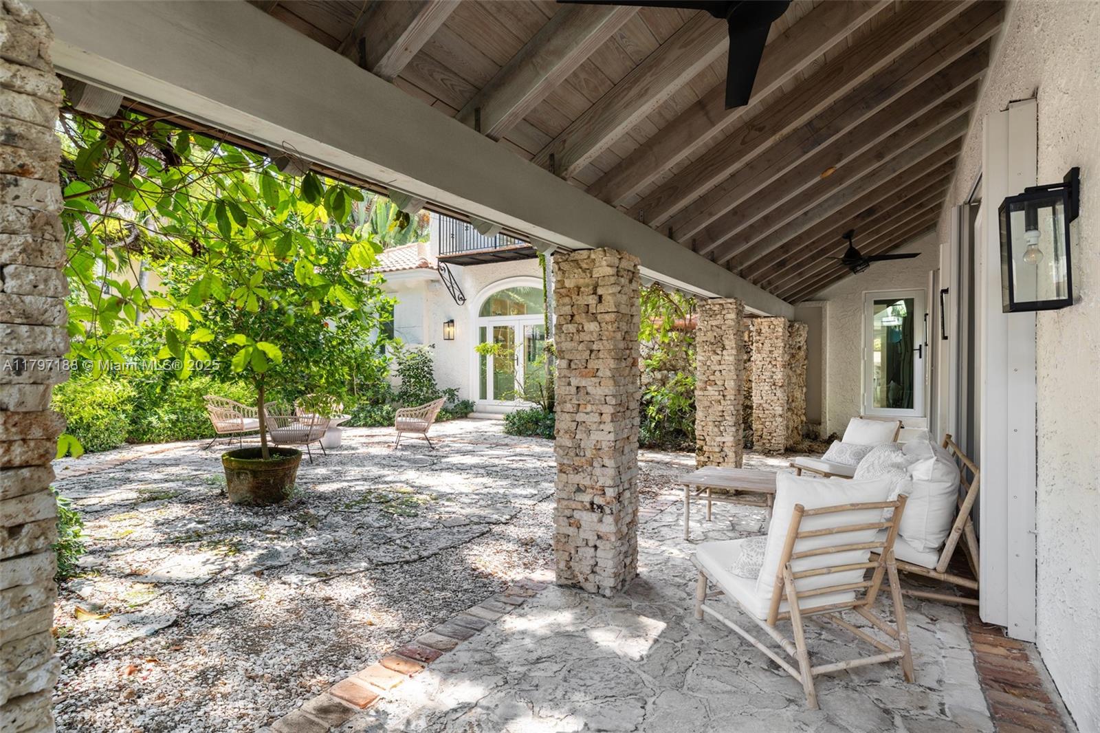 YE LITTLE WOODS 1ST ADDN - Residential