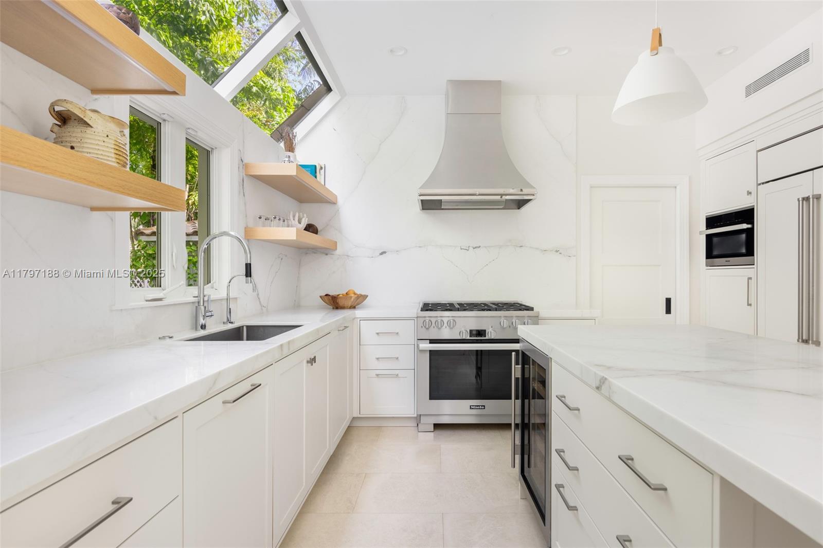 YE LITTLE WOODS 1ST ADDN - Residential