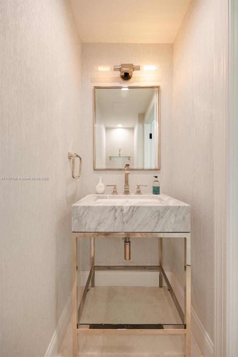 YE LITTLE WOODS 1ST ADDN - Residential