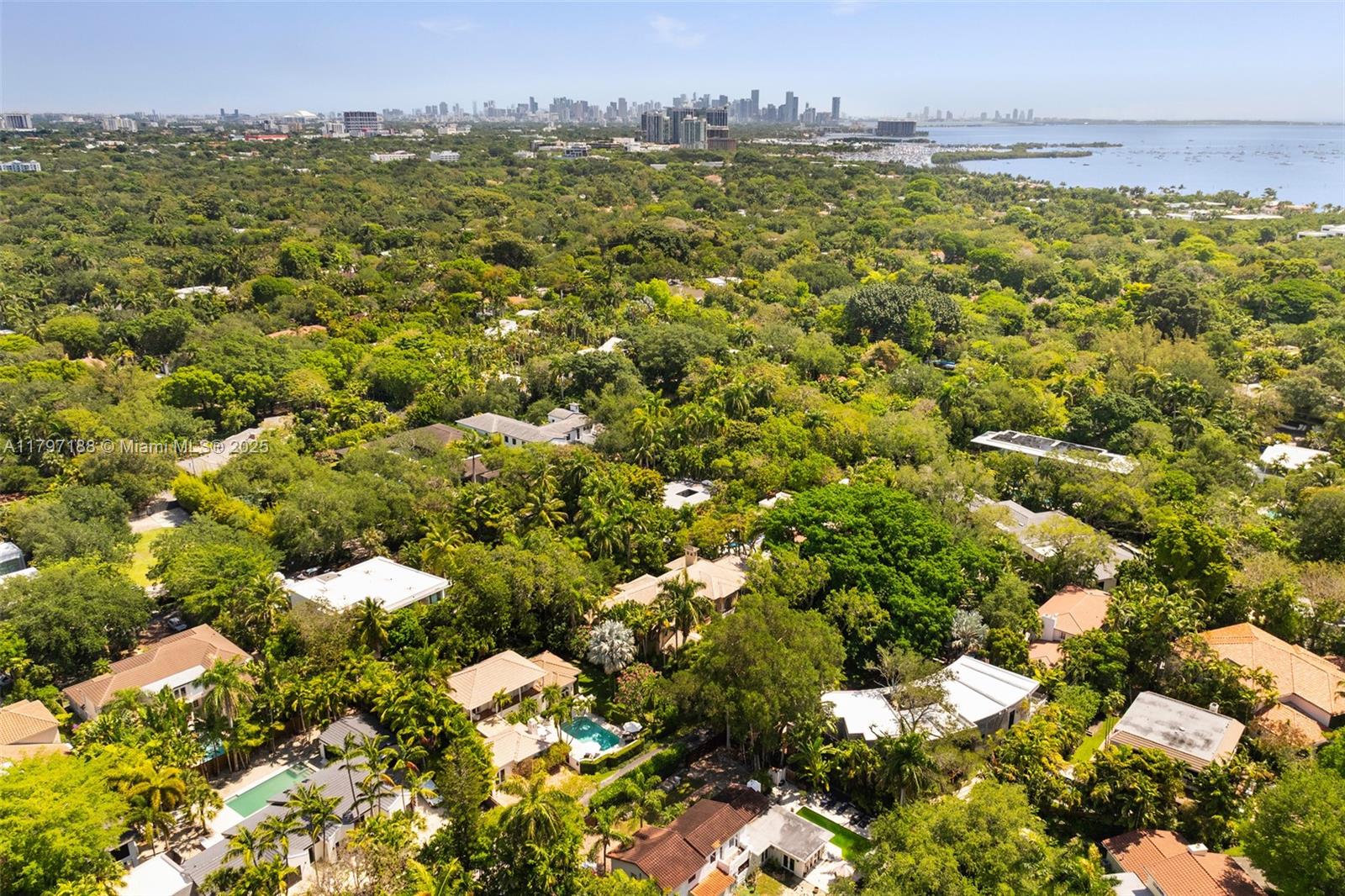 YE LITTLE WOODS 1ST ADDN - Residential