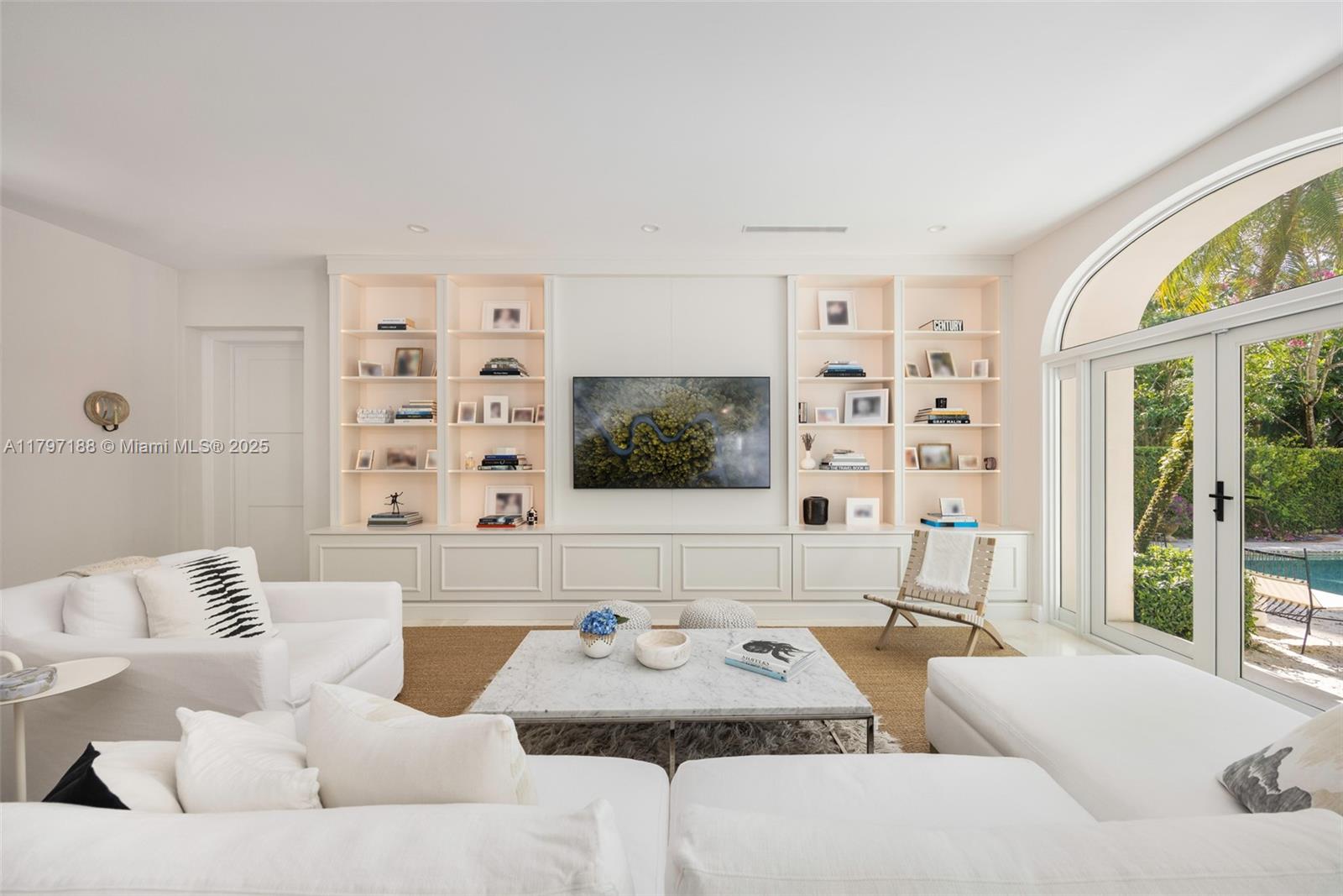 YE LITTLE WOODS 1ST ADDN - Residential