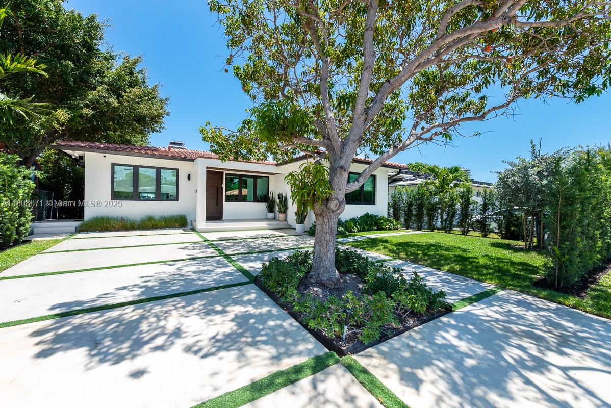 Property for Sale at 8959 Abbott Ave, Surfside, Miami-Dade County, Florida - Bedrooms: 4 
Bathrooms: 3  - $2,450,000