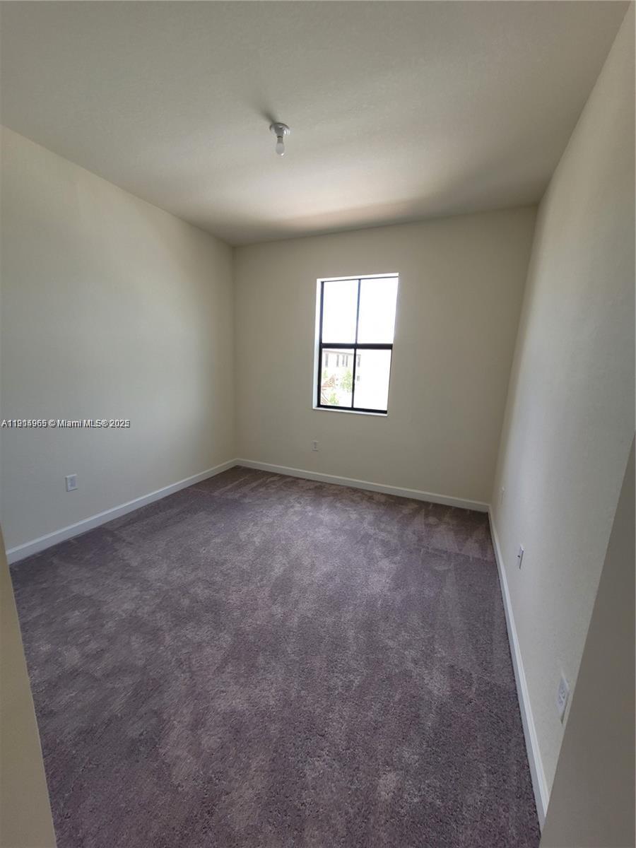 AQUABELLA NORTH REPLAT - Residential Lease