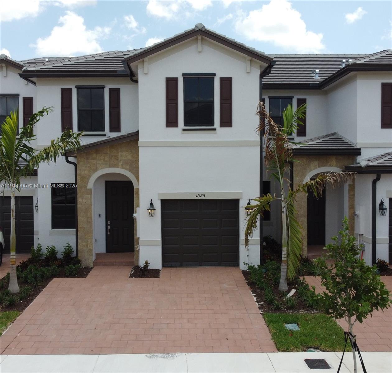 AQUABELLA NORTH REPLAT - Residential Lease