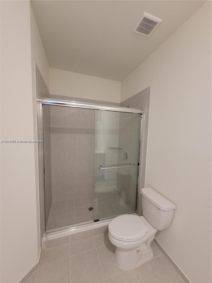 AQUABELLA NORTH REPLAT - Residential Lease