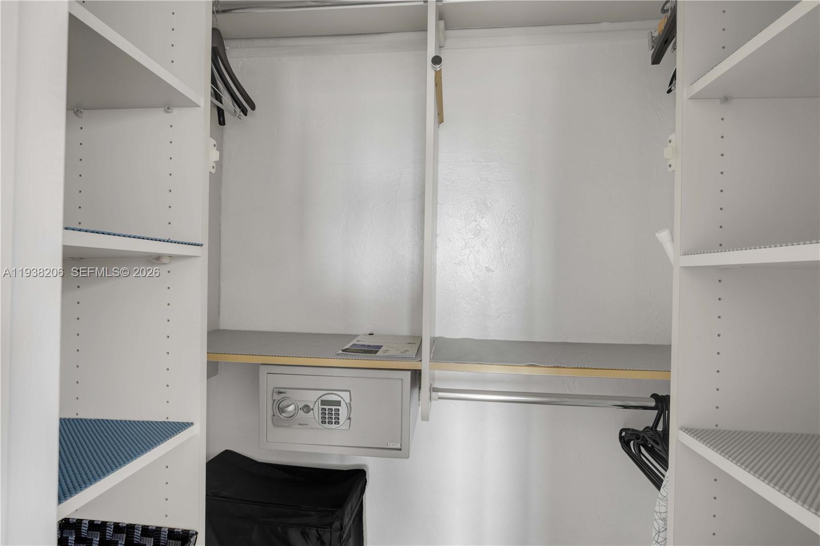 THE MANTELL CONDO - Residential