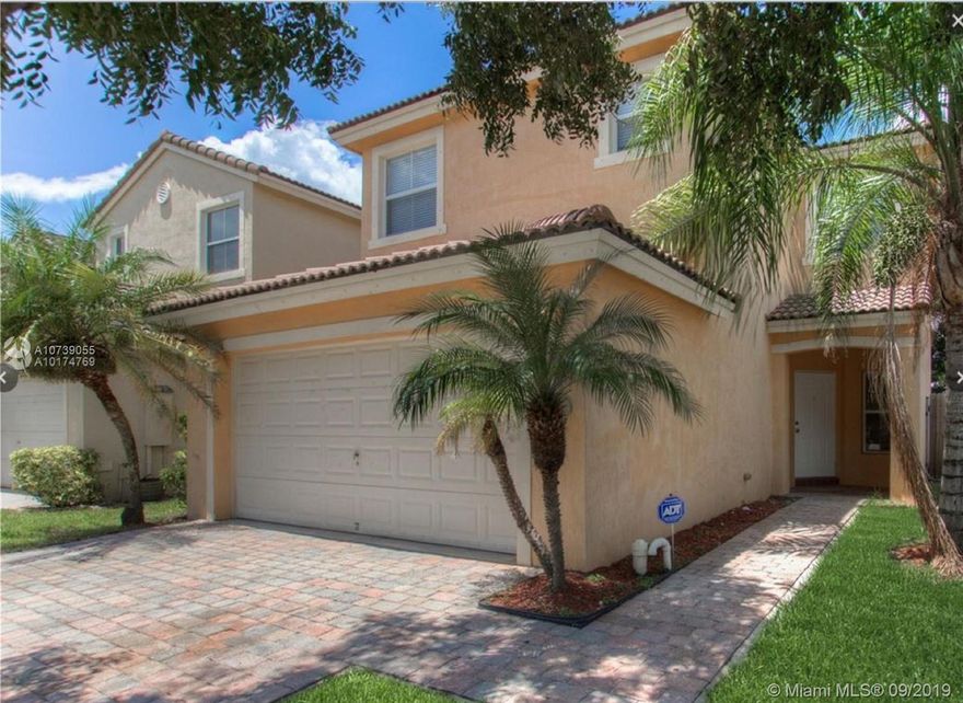 Special Offer - Customers that apply on a Move In Ready Home from Nov. 1 – Nov. 23rd will receive$500 off Security Deposit and $500 off First Month’s Rent....Welcome to Modern Living, nicely maintained with great level of upgrades & with a very stable & reliable ownership. All this combined with this amazing price is what makes this such as unique opportunity if you are looking for a rental. All our homes are delivered in a Safe - Clean & Fully Functional conditions. You will love the Support, Maintenance and Customer Service team that will be there for you making your tenancy a real pleasure. Our Homes Are so Great that a big % of them rent before the previous tenants move out.This home is now: Vacant Ready