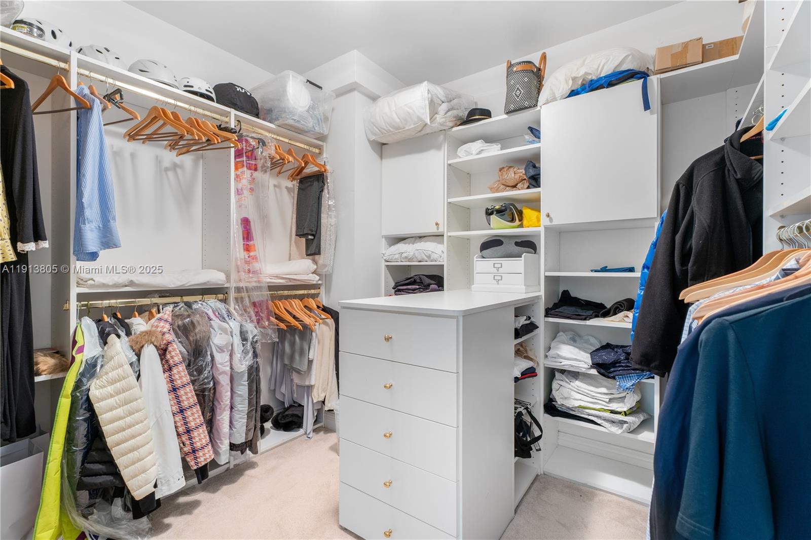 2600 ISL BLVD WILLIAMS IS - Residential