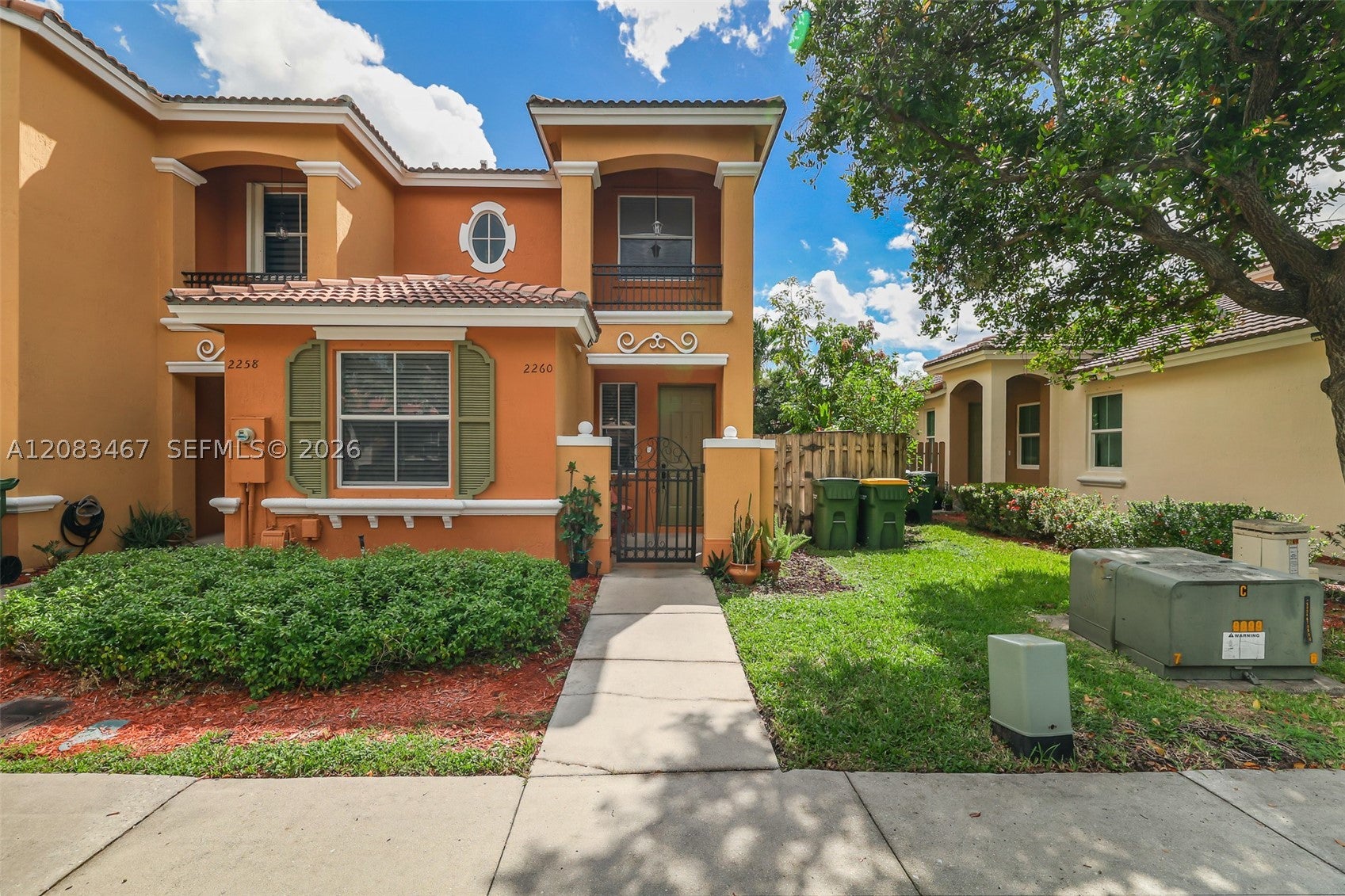 2260 NE 42nd Cir