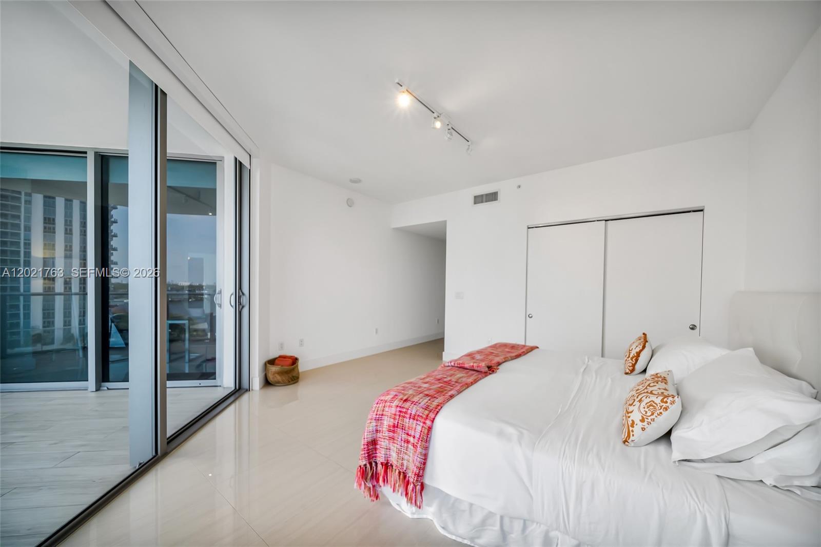 MARINA PALMS RESIDENCES N - Residential