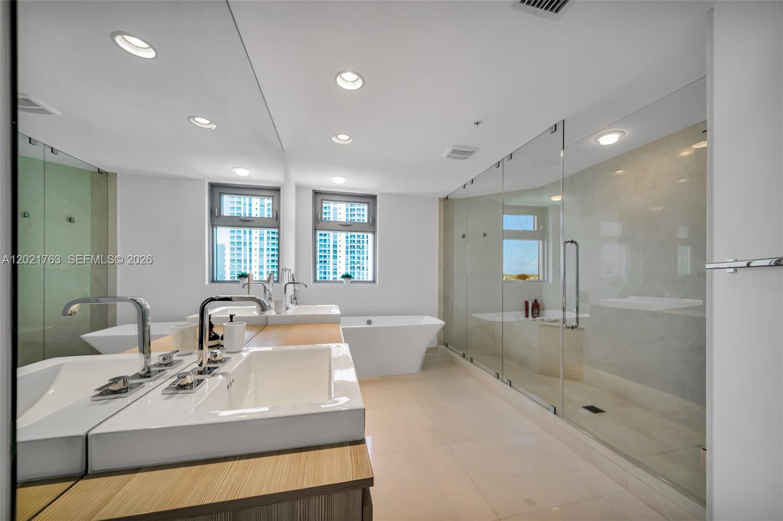 MARINA PALMS RESIDENCES N - Residential