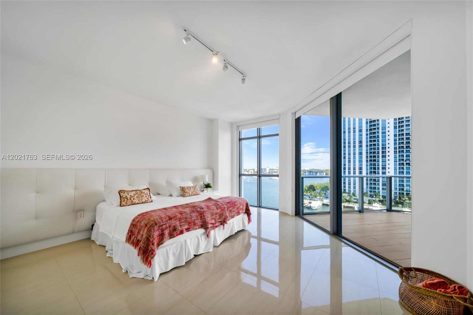 MARINA PALMS RESIDENCES N - Residential