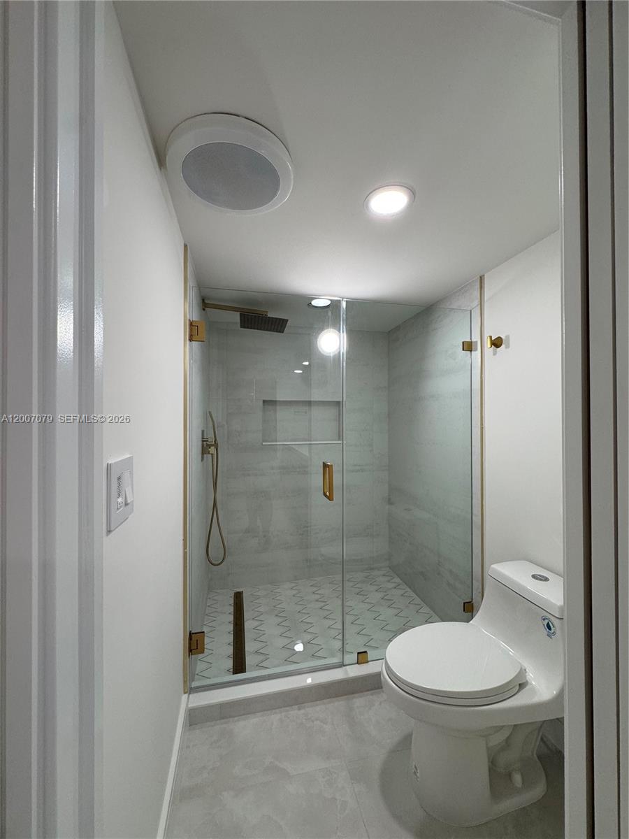 SOUTHPOINT CONDO - Residential