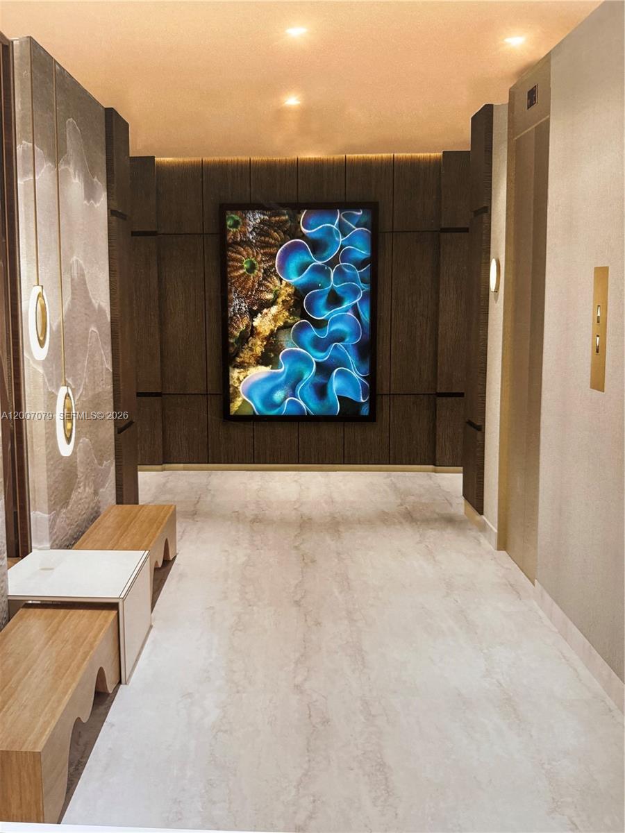 SOUTHPOINT CONDO - Residential