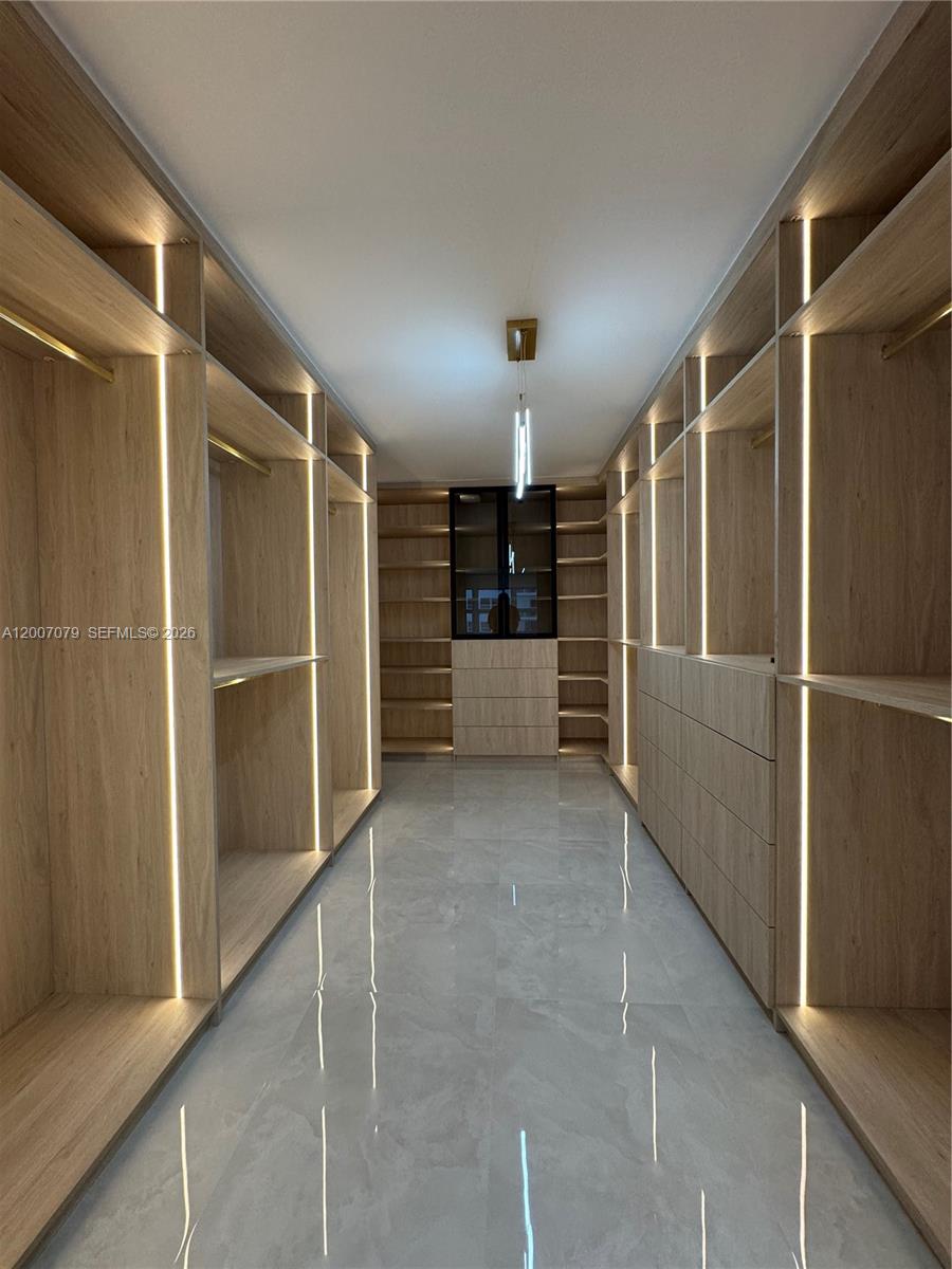 SOUTHPOINT CONDO - Residential