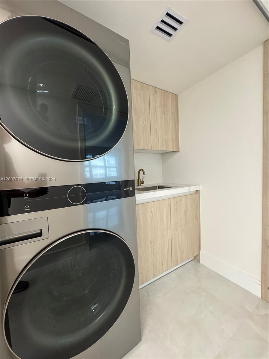 SOUTHPOINT CONDO - Residential