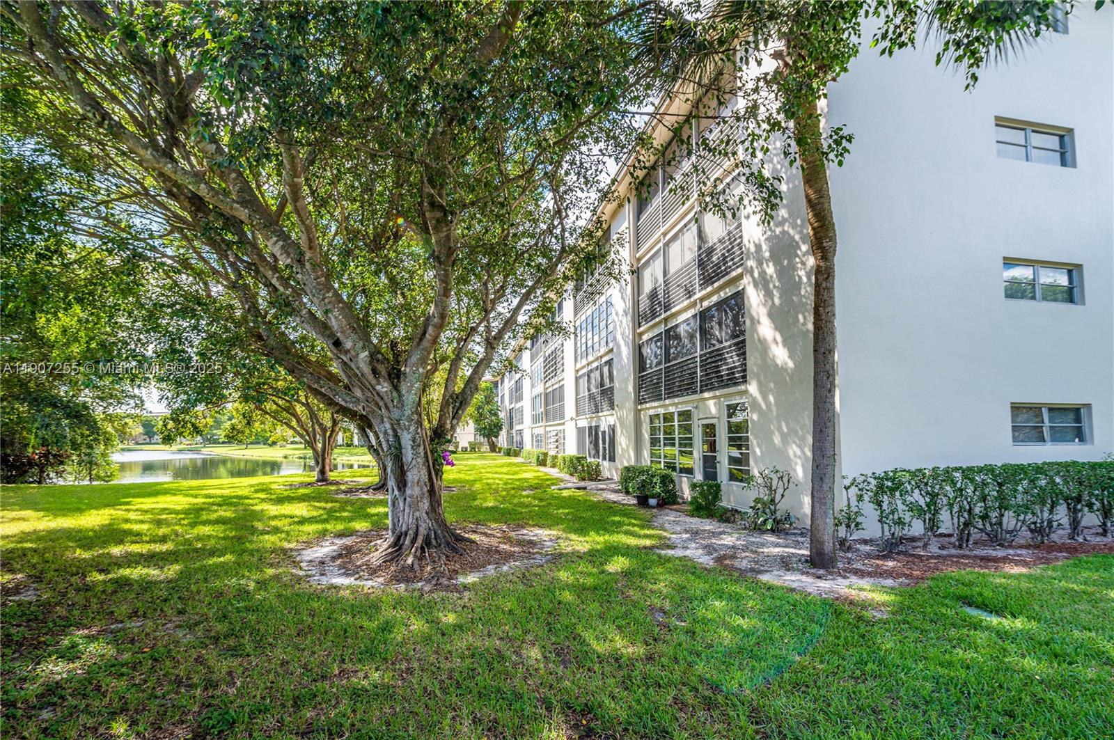 LUCAYA VILLAGE 2-E CONDO - Residential