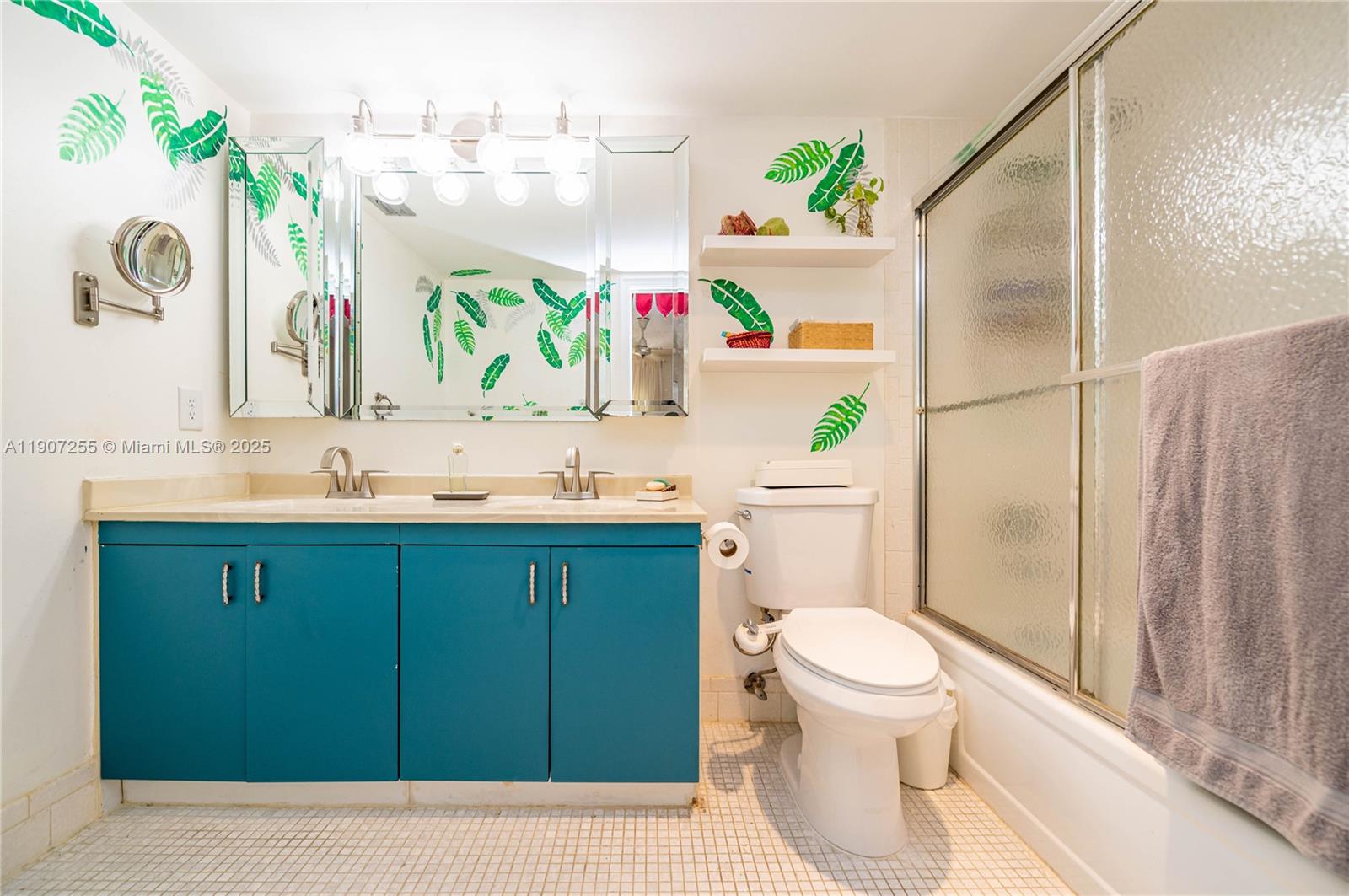 LUCAYA VILLAGE 2-E CONDO - Residential