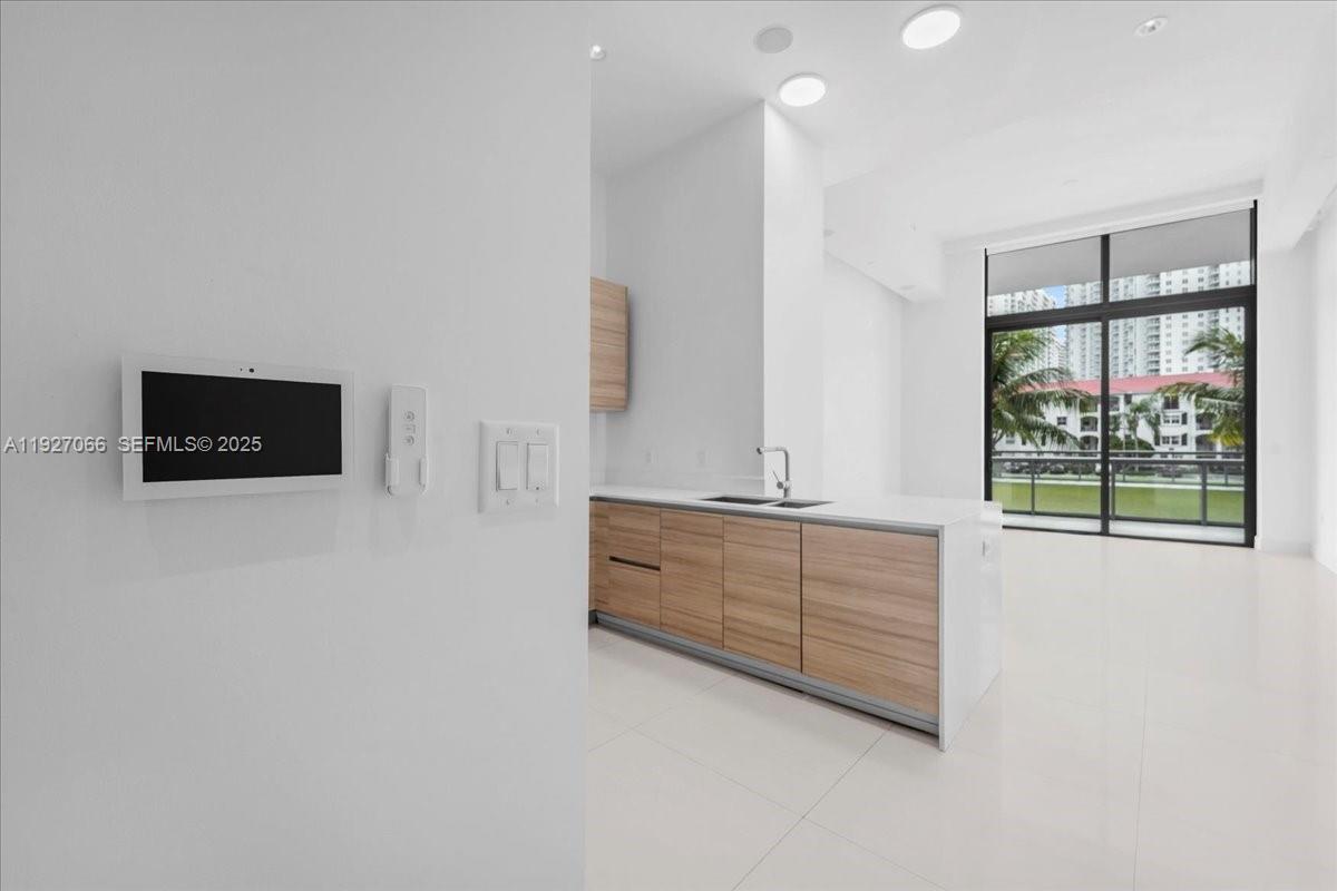 ECHO CONDO - Residential