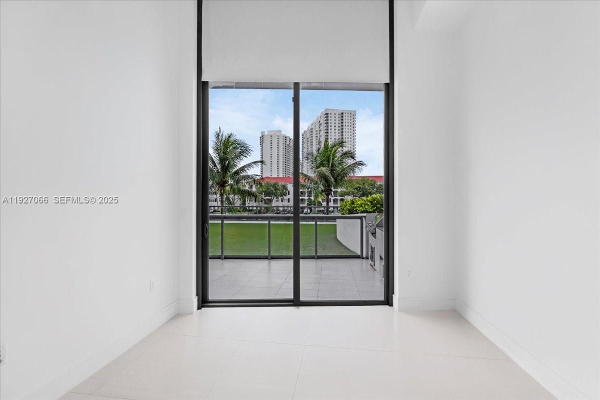 ECHO CONDO - Residential