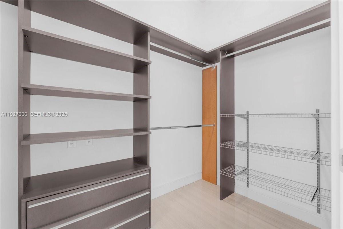 ECHO CONDO - Residential