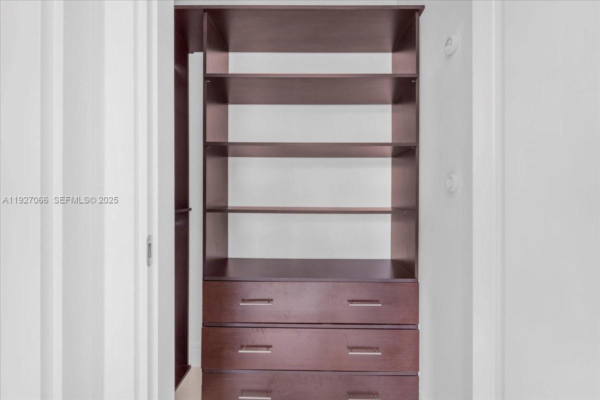 ECHO CONDO - Residential