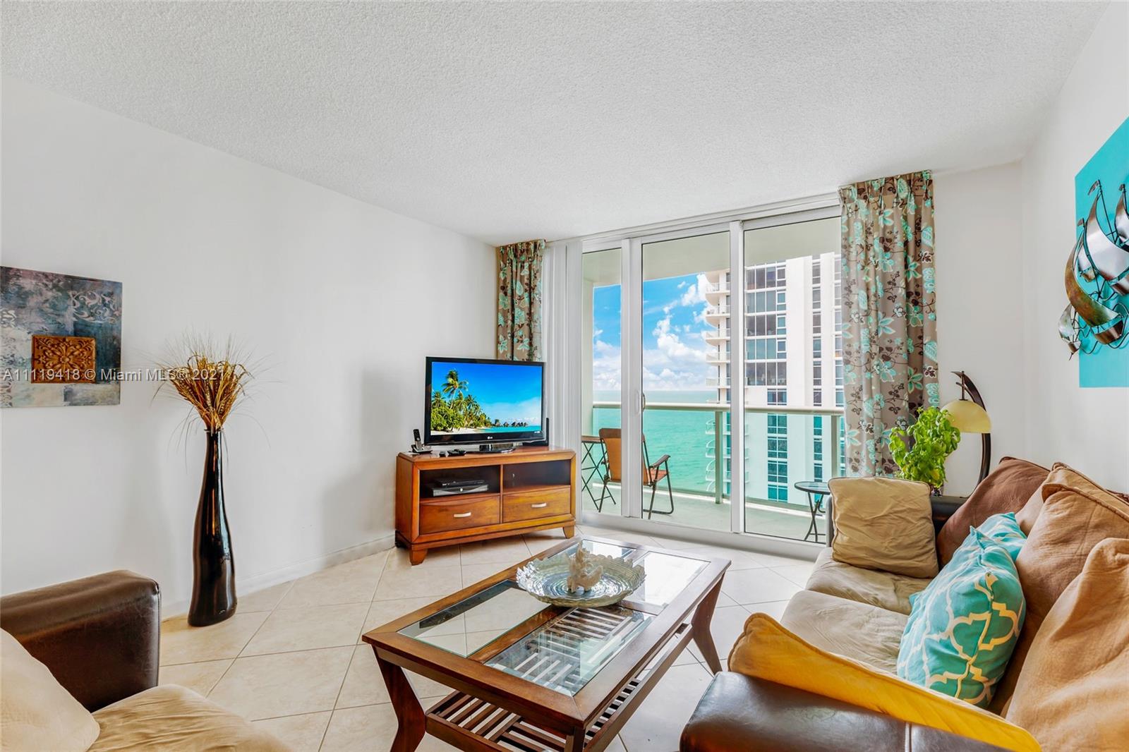 TIDES ON HOLLYWOOD BEACH - Residential