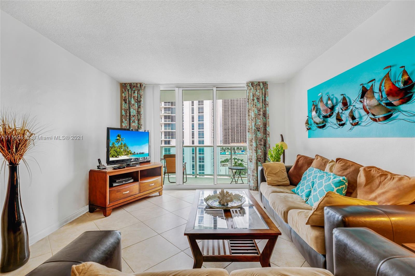 TIDES ON HOLLYWOOD BEACH - Residential