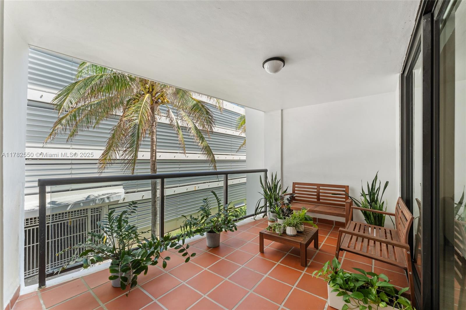 THE SURF CONDO - Residential