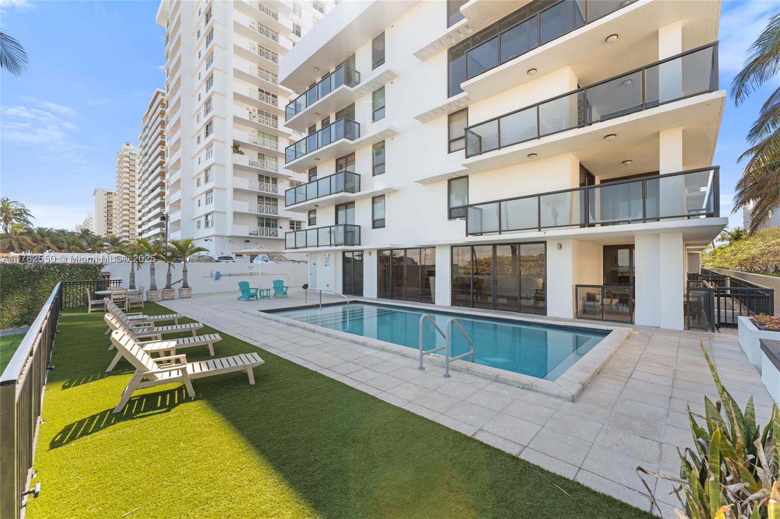 THE SURF CONDO - Residential