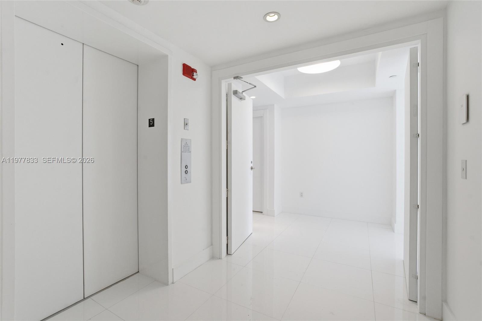 GROVENOR HOUSE CONDO - Residential