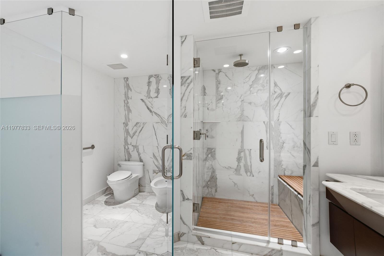 GROVENOR HOUSE CONDO - Residential