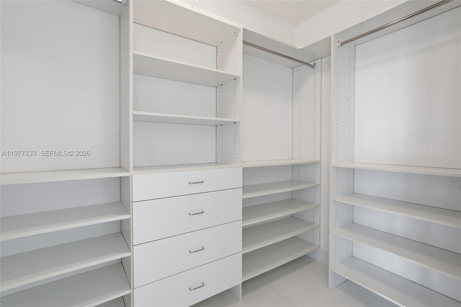 GROVENOR HOUSE CONDO - Residential