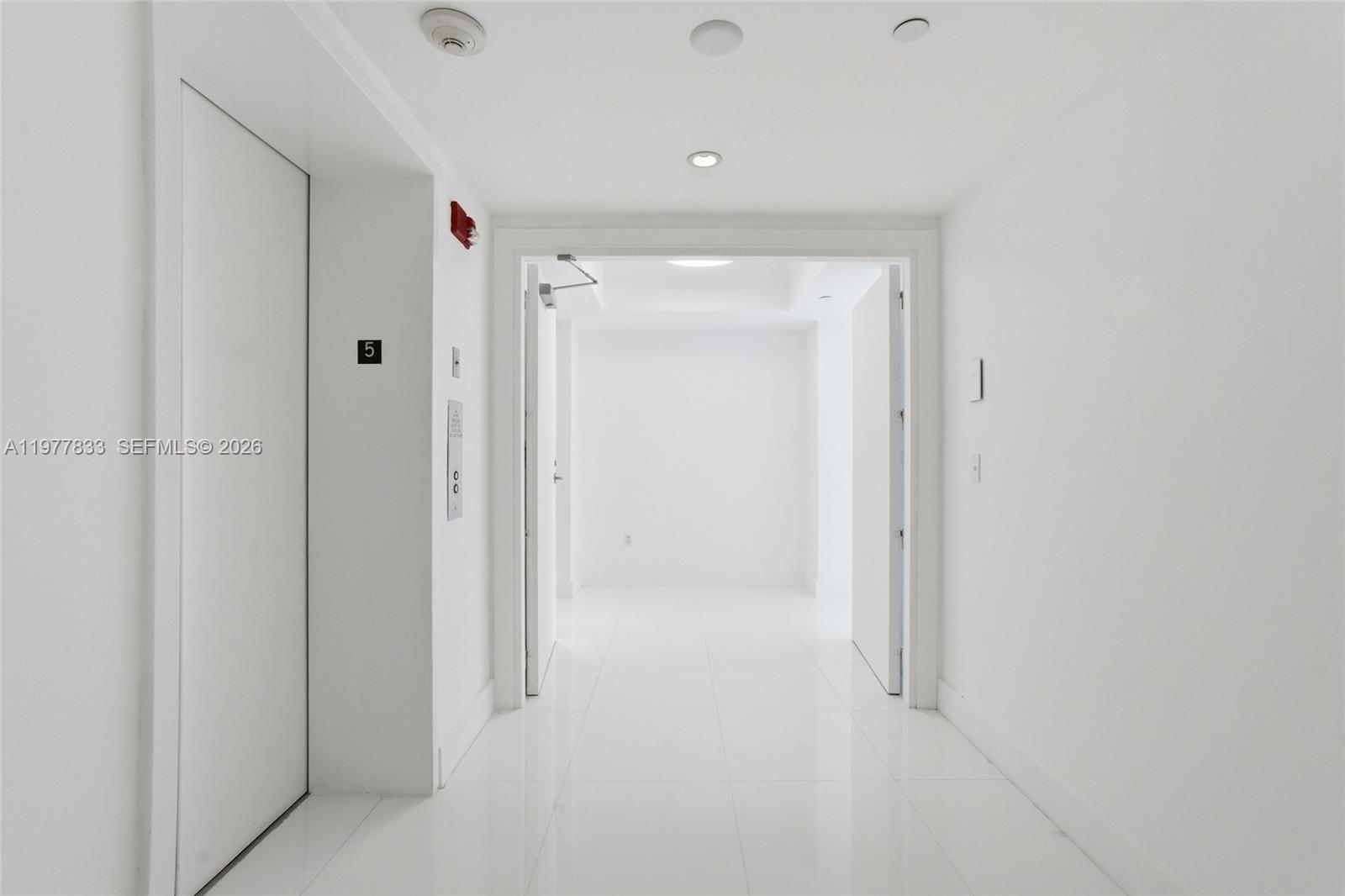 GROVENOR HOUSE CONDO - Residential