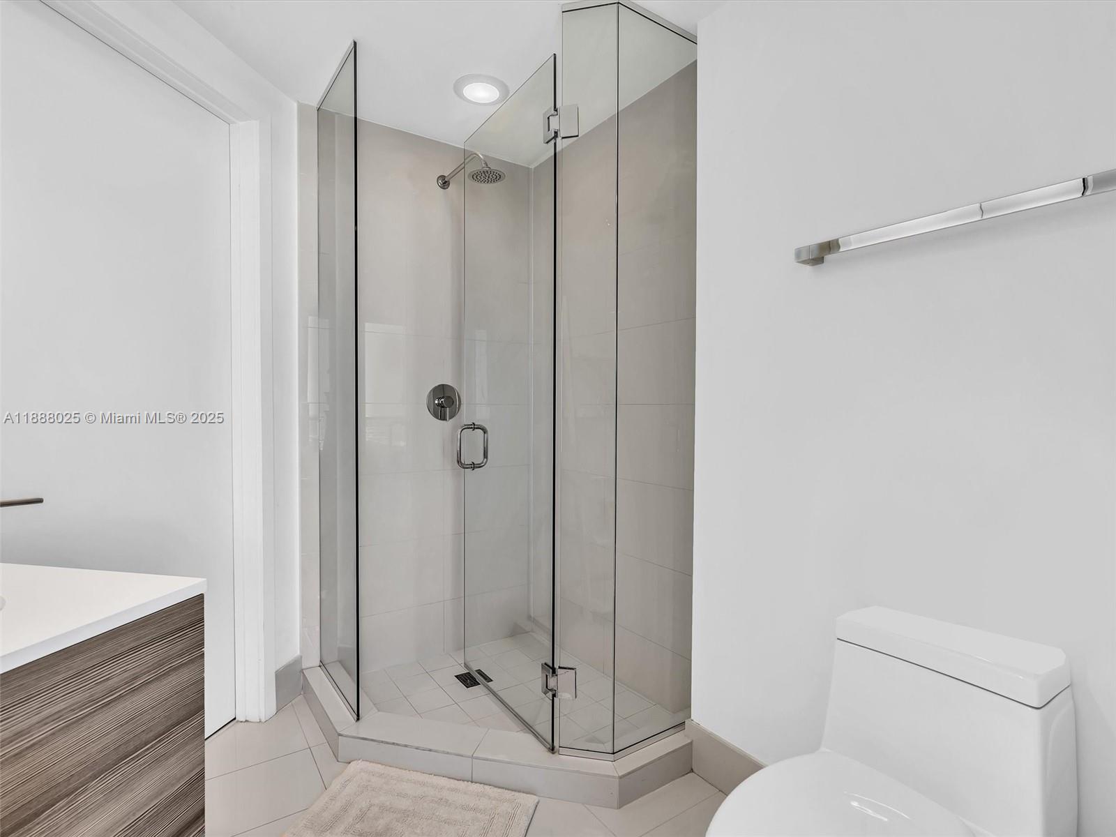 3401 MIDTOWN CONDO - Residential Lease