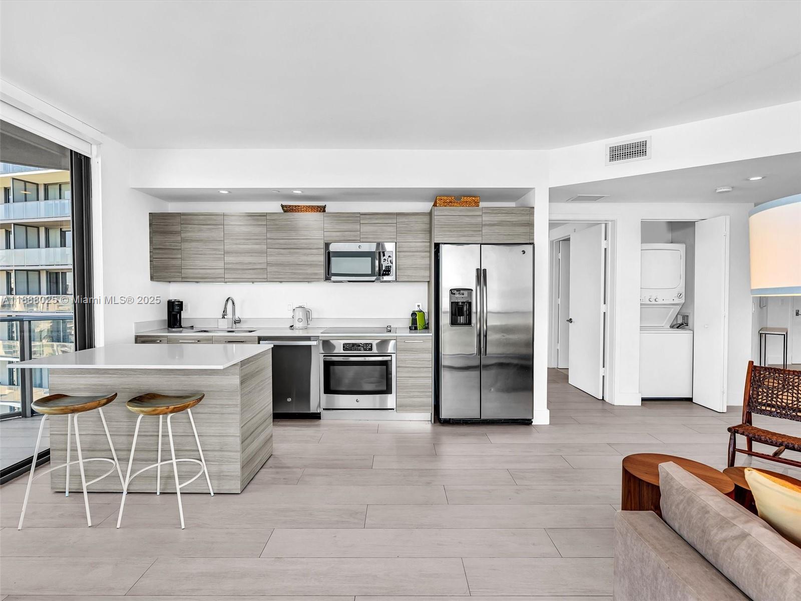 3401 MIDTOWN CONDO - Residential Lease