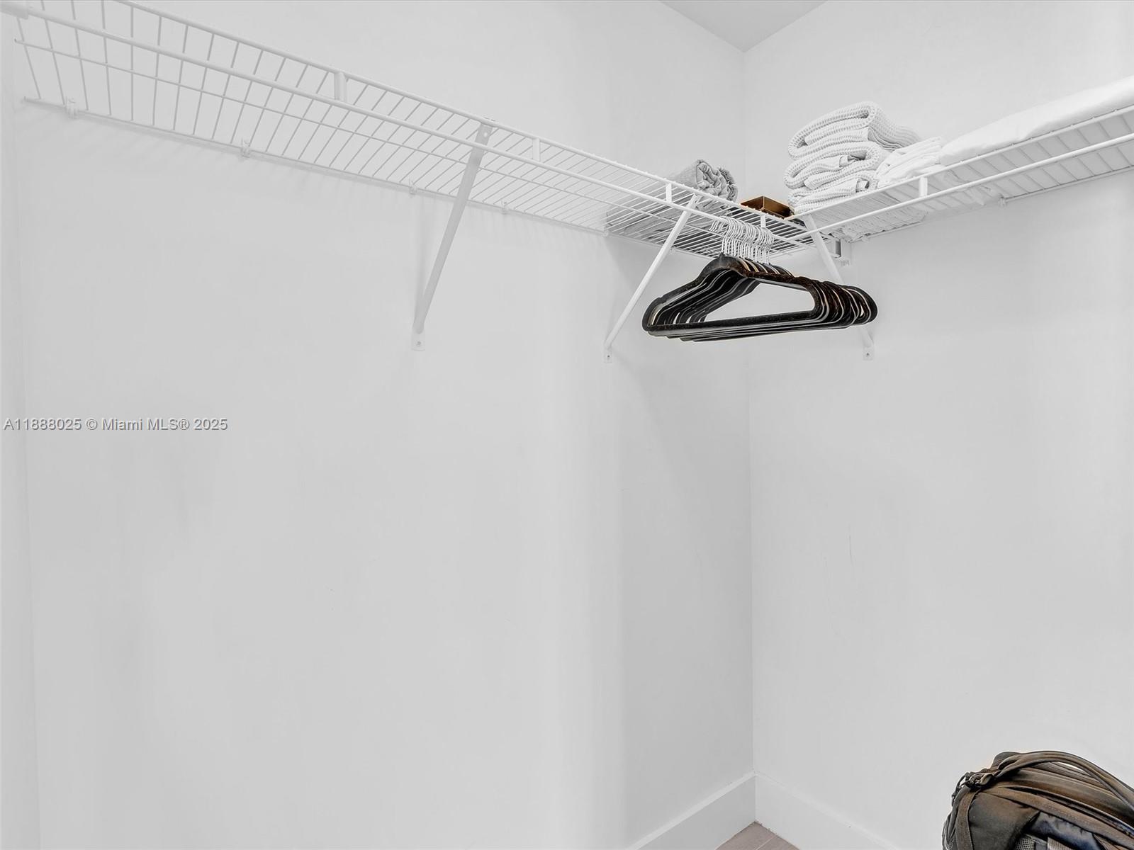 3401 MIDTOWN CONDO - Residential Lease