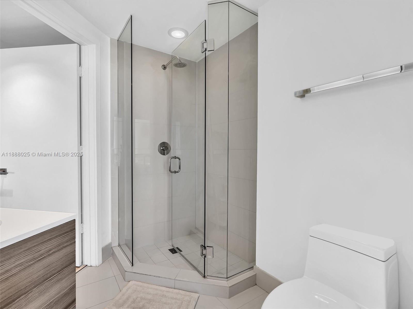 3401 MIDTOWN CONDO - Residential Lease