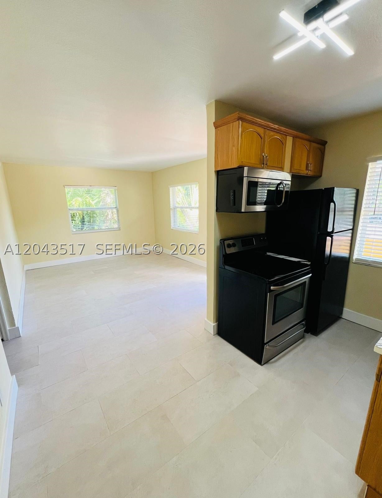 2301 NE 6th Ave 204