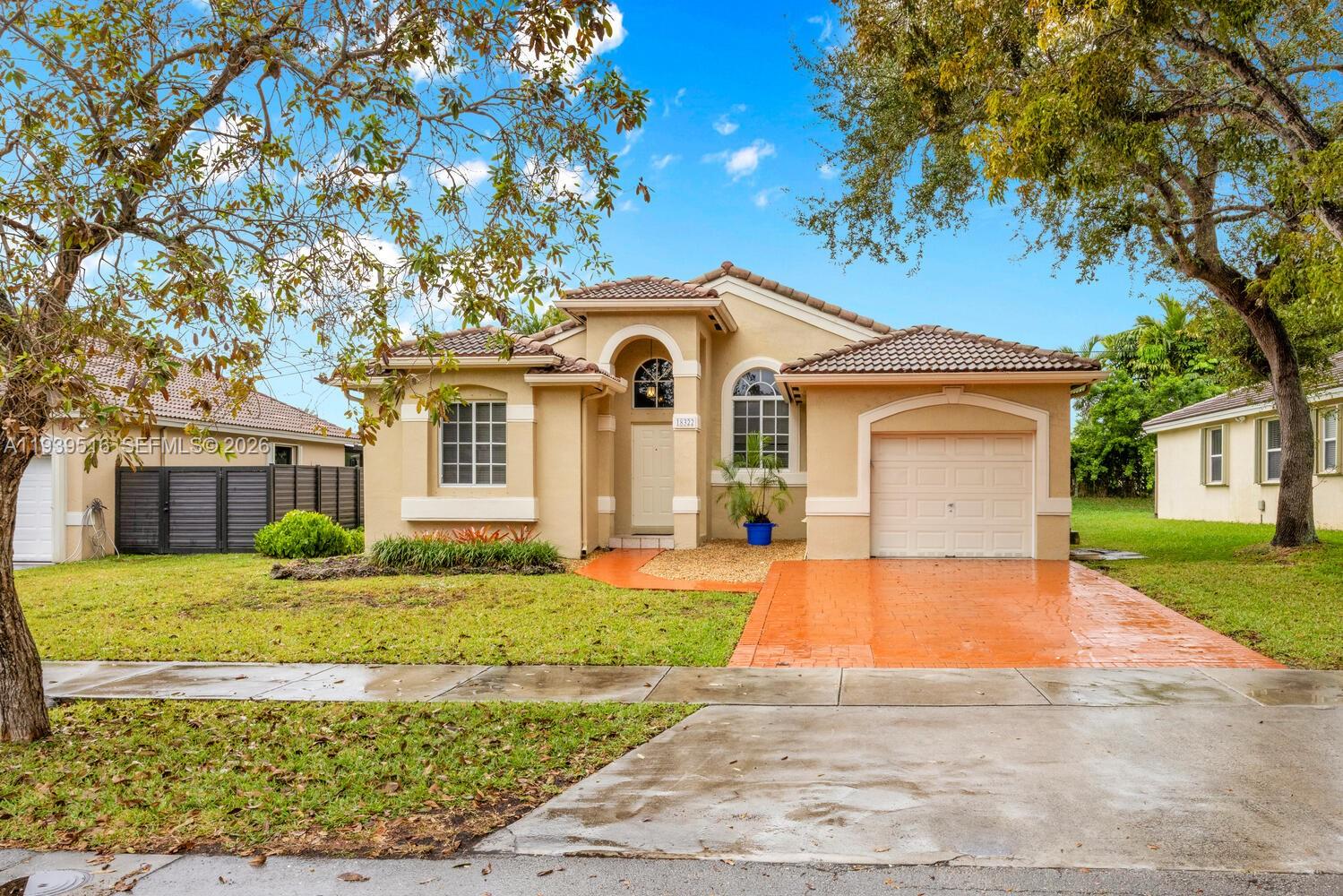 EMERALD OAKS - Residential Lease