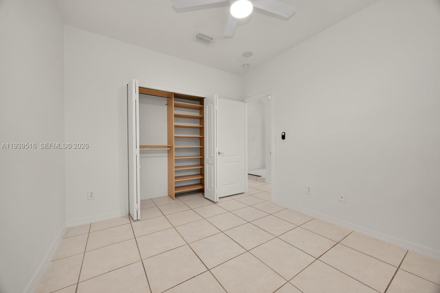 EMERALD OAKS - Residential Lease