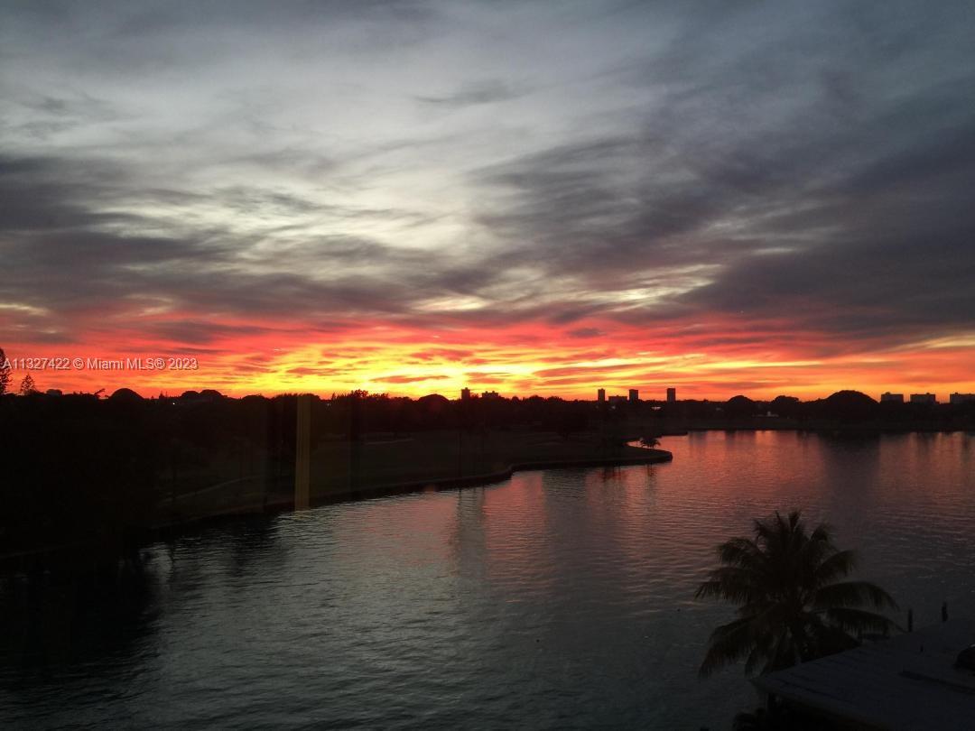 BLAIR HOUSE CONDO - WEST - Residential