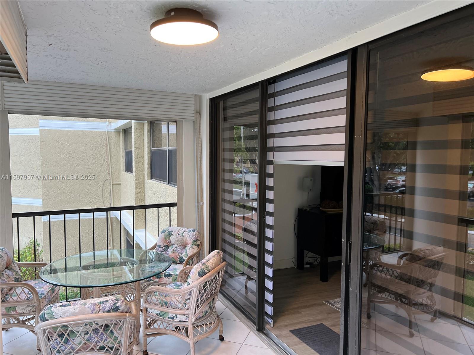 BUILDING FOUR OF COUNTRY - Residential