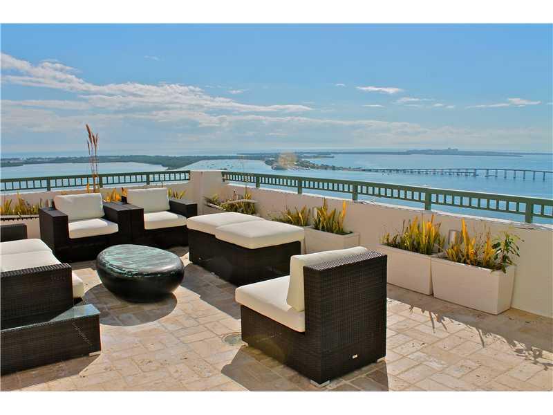 BREATH TAKING PENTHOUSE IN UPSCALE WATERFRONT BLDG. NEWELY RENOVATED LOBBY, IN 2014 NEW GLASS RAILS AND PAINT ON ENTIRE BUILDING. NO DETAIL WAS SPARED IN THIS COMPLETELY RENOVATED & DECORATED GEM. FLR TO CEILING WINDOWS AND ULTRA HIGH CEILINGS, THIS UNIT IS STUNNING WITH UNOBSTRUCTED VIEWS OF THE OCEAN, KEY BISCAYNE & SOUTH VIEWS OF BRICKELL. HIGH END FINISHES AND MASTER SUITE WITH DEN INSIDE. A PRIVATE TERRACE IS PERFECT FOR OUTDOOR ENTERTAINING.