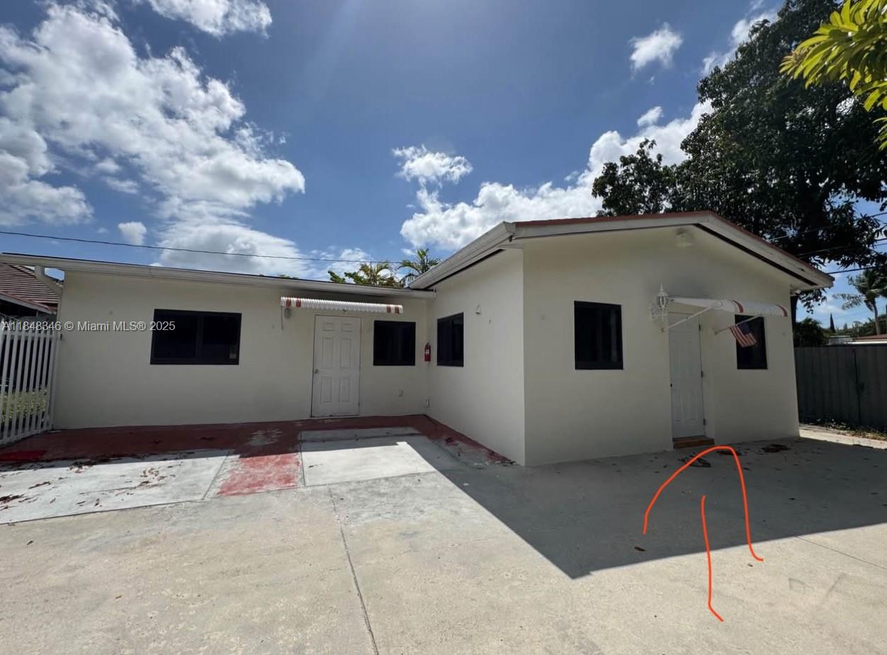 1 Bedroom, 1 Bathroom Efficiency for Rent In Hialeah, Florida!
This 1 bed , 1 bathroom unit is located in a multi-family property and features a functional kitchen and a recently renovated bathroom. Conveniently situated near local amenities and public transportation. Ideal for anyone looking for a clean, comfortable living space.
2 Months Only Deposit (First and Security)! Water and Electricity Included!
*No pets* *No washer/dryer*
Contact us for more information or to schedule a viewing.