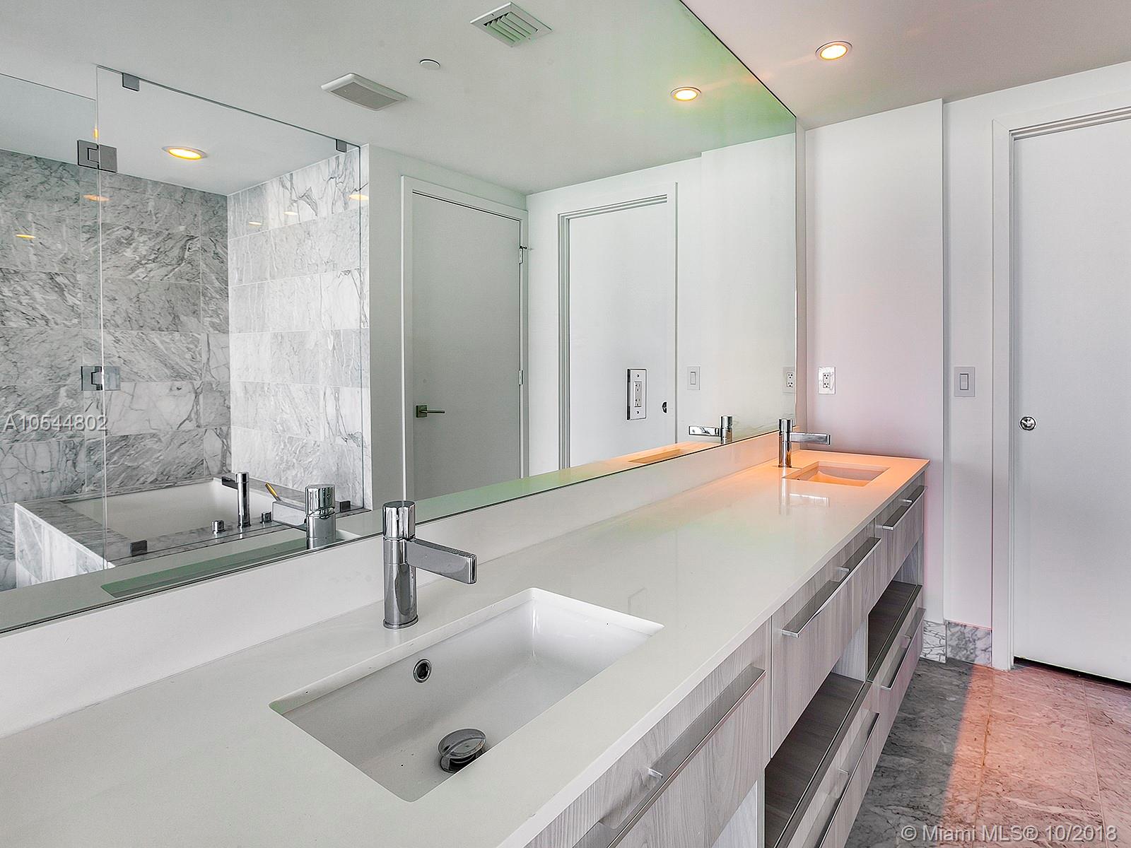 ONE PARAISO CONDO - Residential
