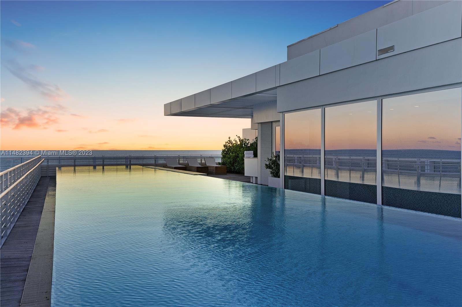 SURF CLUB CONDO - Residential